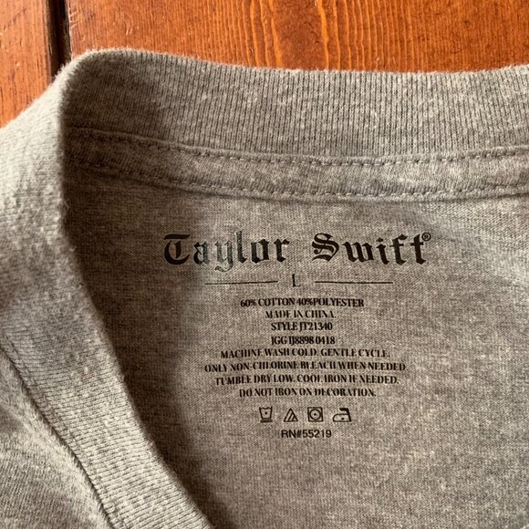 Taylor Swift Reputation Tour Large Gray Women's Crop Top T-Shirt Fan Concert EUC - Picture 3 of 10